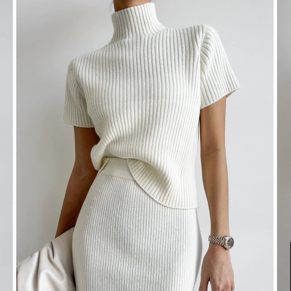 Solid High Neck Split Ribbed
Knit Two Pieces Skirt Set - Picture 4 of 5